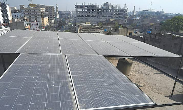 Commercial Rooftop Solar in Dense Urban Areas