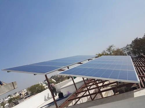 Angled rooftop solar panel array