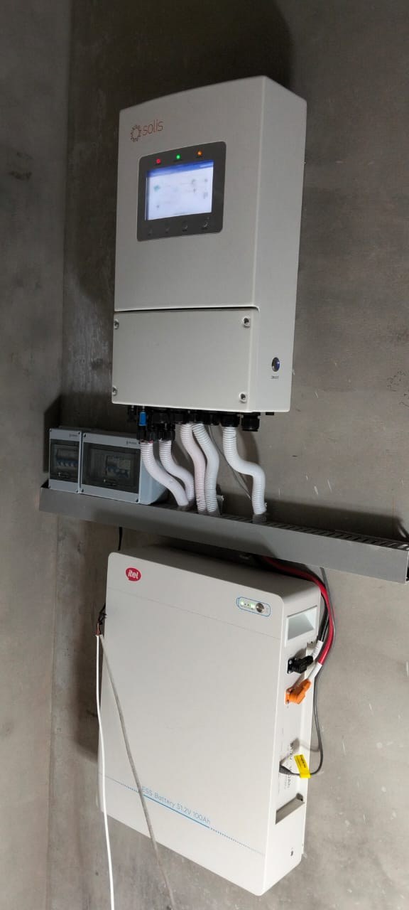 8kW solar system — Solis hybrid inverter with battery storage