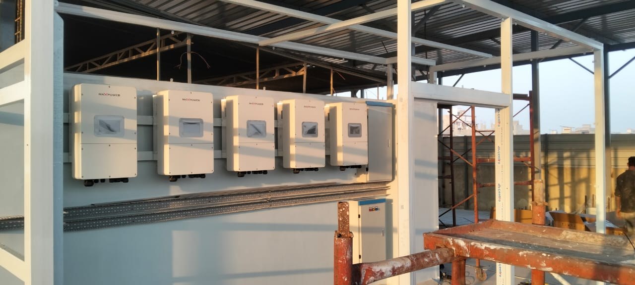 Maxpower inverter bank — commercial rooftop installation