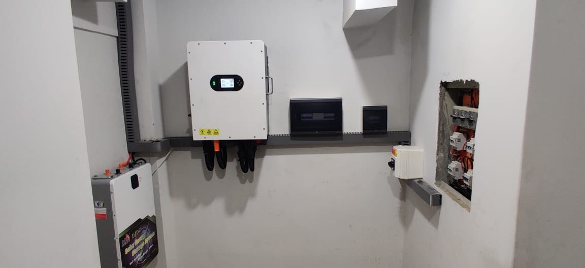 Indoor inverter and battery installation room